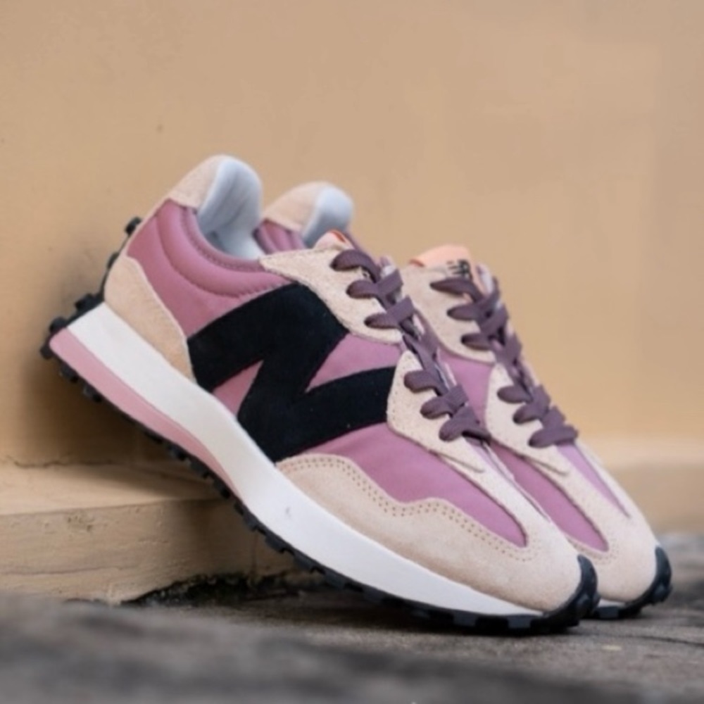 New Balance Pink and Cream Sneakers - Picture 4 of 8